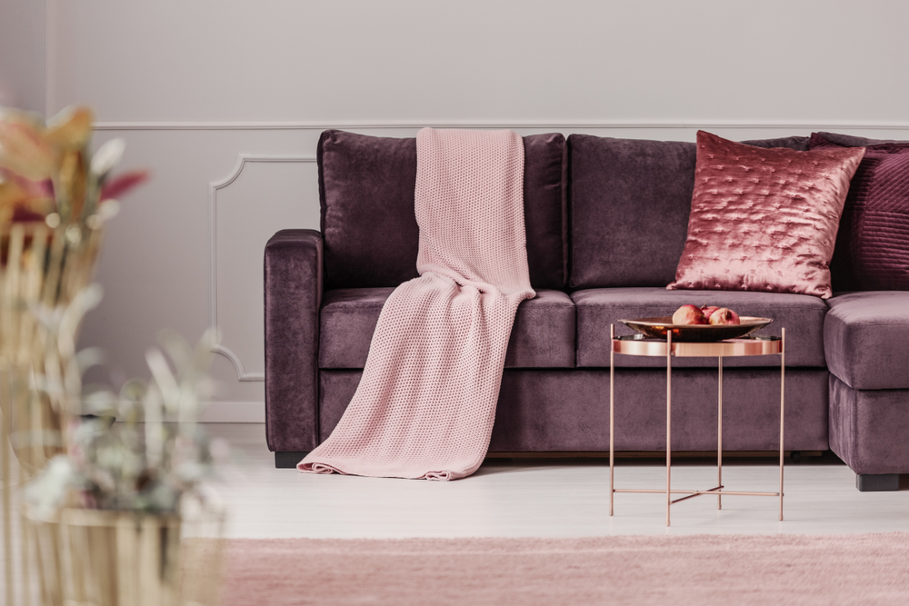 What Goes With A Velvet Sofa
