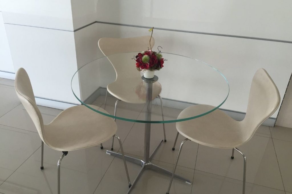 What type of glass is used for coffee tables